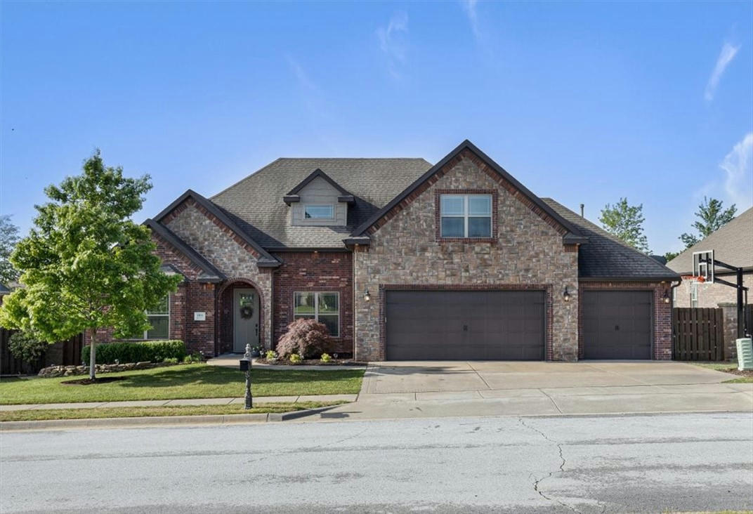 4904 W RED MAPLE CT, ROGERS, AR 72758, photo 1 of 43
