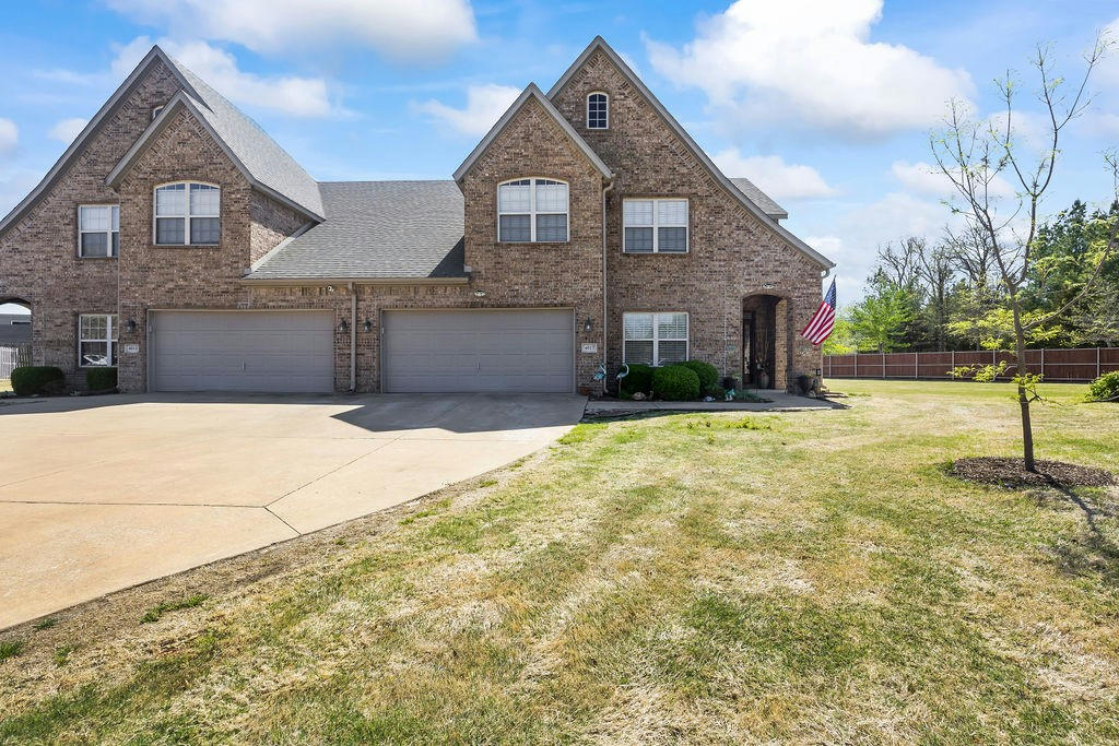 4017 N MEADOW VIEW DR, FAYETTEVILLE, AR 72703, photo 1 of 44