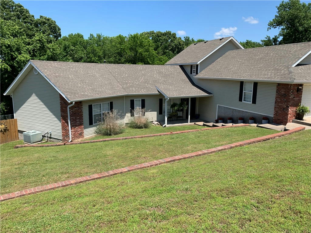 730 N WALNUT CT, SILOAM SPRINGS, AR 72761, photo 1 of 29