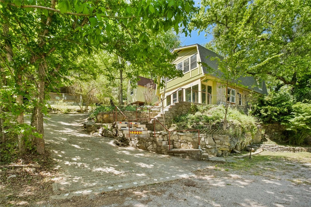 190 N MAIN ST, EUREKA SPRINGS, AR 72632, photo 1 of 32