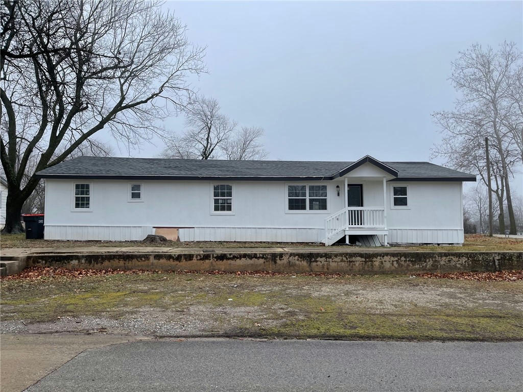 108 N MAIN AVE, LINCOLN, AR 72744, photo 1 of 13