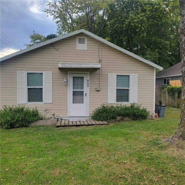 400 S MAIN AVE, LINCOLN, AR 72744, photo 1 of 20