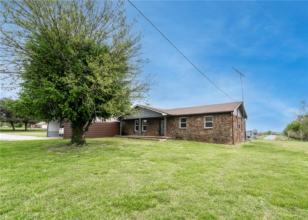 19161 OLD SPRINGTOWN RD, GENTRY, AR 72734, photo 1 of 40